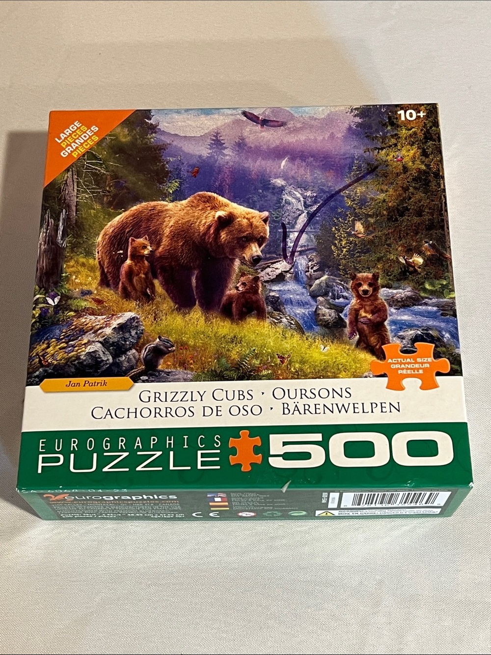 Eurographics Grizzly Cubs 500-Piece Puzzle - Green Box Art